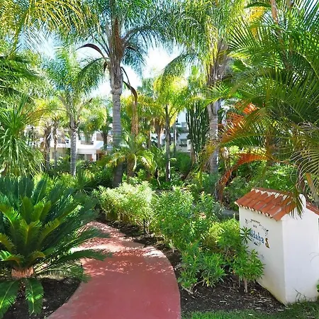 Jardines De Aldaba, Puerto Banus. Apartment